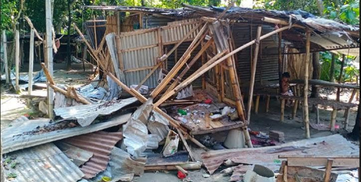 শৈলকুপায় আ’লীগের দুই গ্রূপের সংঘর্ষে অর্ধশত আহত, বাড়িঘর ভাংচুর