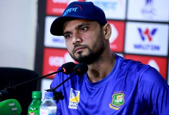 দুটো হার হৃদয় ভেঙে চুরমার করেছে : মাশরাফি