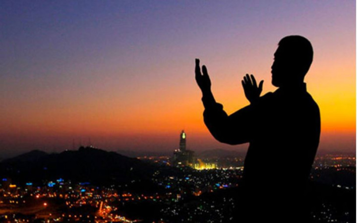 যে দোয়া পাঠ করলে মানুষের অভাব দূর হয়!