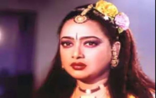 সিনেমা ছেড়ে ধর্মকর্মে মনযোগী চিত্রনায়িকা শাহনাজ