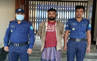 সালথায় খাদ্য বান্ধব কর্মসুচীর ৩০ বস্তা চাল উদ্ধার, গ্রেফতার-১  