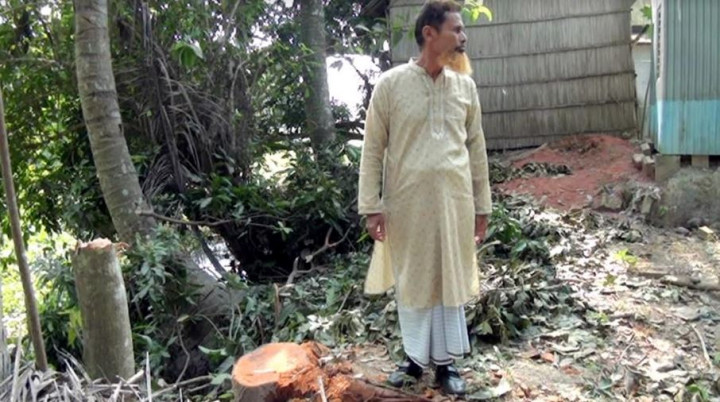 সদরপুরে জমি সংক্রান্ত বিরোধের জেরে ভাই-ভাইয়ের গাছপালা কেটে নেয়ার অভিযোগ