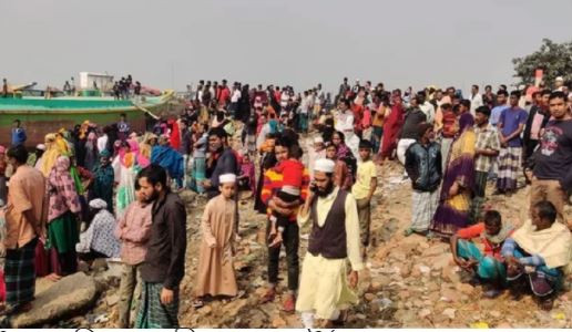 ট্রলারডুবি: ধলেশ্বরীতে ভেসে উঠল মা-মেয়েসহ ৪ লাশ