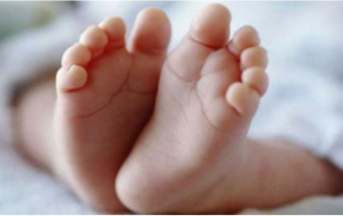 জন্মের পরই নবজাতককে হত্যা, মা-মেয়ে গ্রেফতার