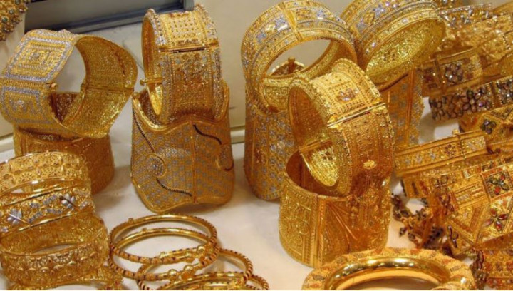 দেশের বাজারে সোনার দাম বাড়ল