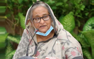 বইমেলার মেয়াদ বাড়ানোর পক্ষে প্রধানমন্ত্রী