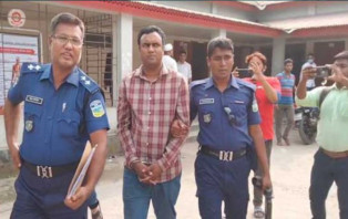 ছাত্রীকে বাসায় ডেকে গণধর্ষণ, শিক্ষকসহ গ্রেপ্তার ২