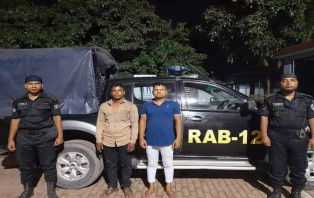 সিরাজগঞ্জ কামারখন্দে  ইউপি সদস্যসহ দুই মাদক ব্যবসায়ী আটক