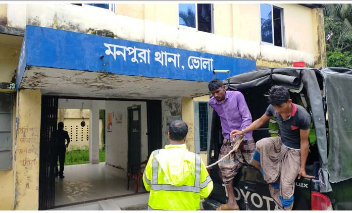 চেতনানাশক ওষুধ খাইয়ে বাড়ি বাড়ি চুরি করে ওরা