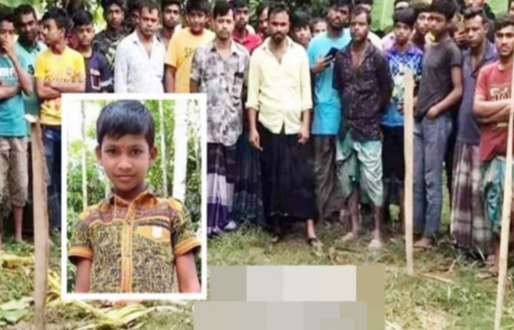 পরকীয়া প্রেম দেখে ফেলাই কাল হলো ছেলের