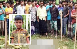 পরকীয়া প্রেম দেখে ফেলাই কাল হলো ছেলের