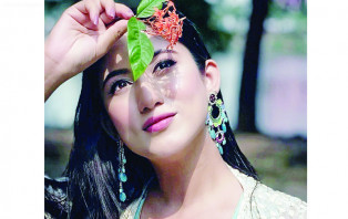 এই গরমে রোদে গেলে ত্বক কালচে হয়ে যায়!