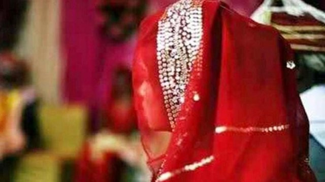 টয়লেটে যাওয়ার কথা বলে বাসর ঘর থেকে উধাও নববধূ!