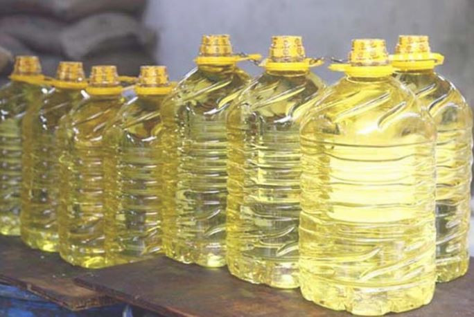 সয়াবিন তেলের দাম লিটারে কমল ১৪ টাকা 