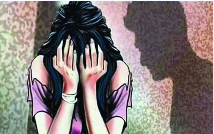 ফেসবুকে প্রেমের পরই স্বামীকে তালাক, অতঃপর প্রেমিকের বিরুদ্ধে ধর্ষণের মামলা
