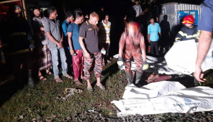 গোপালগঞ্জে ট্রেনের ধাক্কায় ৫ নির্মাণশ্রমিক নিহত