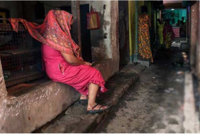 বেশি বেতনের লোভে ২ নারীকে যৌনপল্লীতে বিক্রি