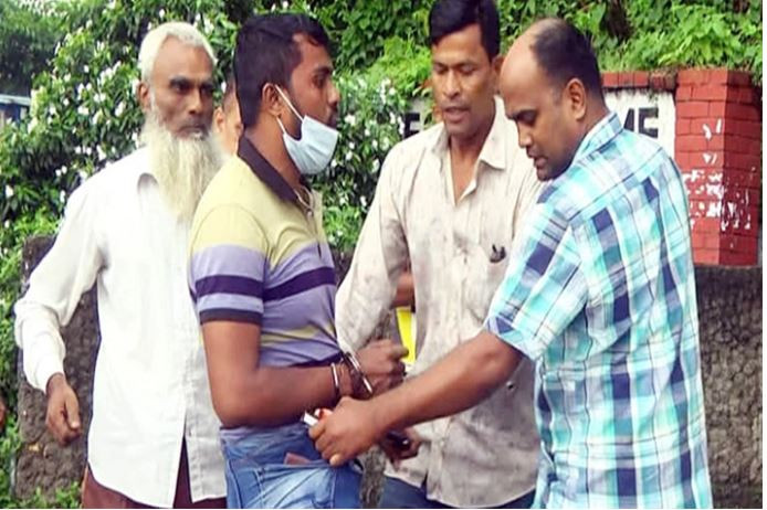 পথচারীকে ইয়াবা দিয়ে ফাঁসানোর অভিযোগ : এএসআই বরখাস্ত