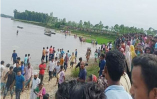 নদীতে নৌকা ডুবে ১৩ জনের মৃত্যু