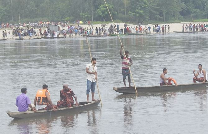 করতোয়ায় নৌকাডুবিতে নিহত বেড়ে ৬৪