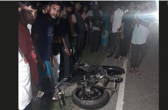 যশোরে ৩ বন্ধুর প্রাণ গেল সড়কে