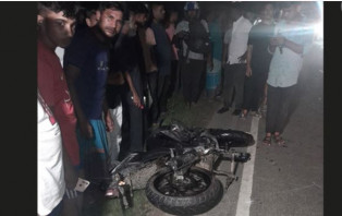 যশোরে ৩ বন্ধুর প্রাণ গেল সড়কে