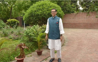আওয়ামী লীগ কখনো ফাঁকা মাঠে গোল দিতে চায় না : কাদের