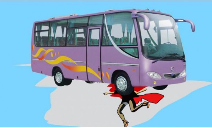 বাসচাপায় প্রাণ গেল ভ্যানের ৪ যাত্রীর