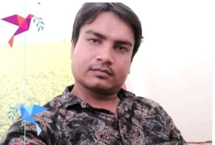স্কুলের পাশে পড়ে ছিল বিকাশ এজেন্টের মরদেহ