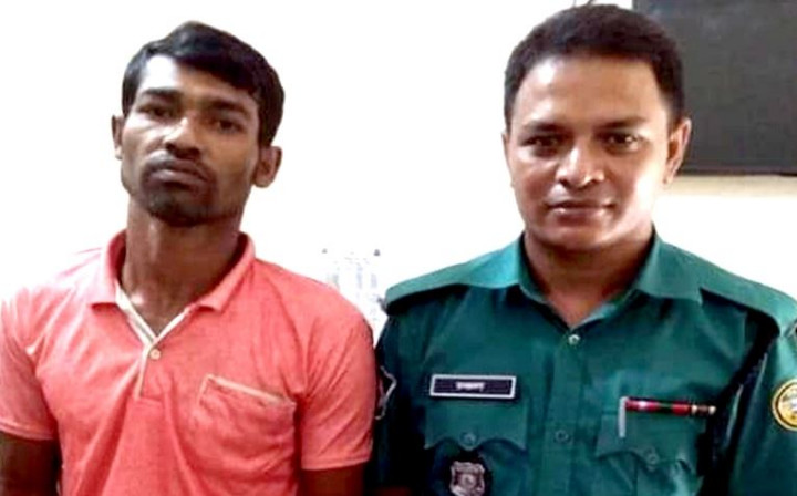 ব্যাগ ভরতেই ভোর! ৯৯৯-এ  ফোন করে চোর জানায় ‘আমি বিপদে’