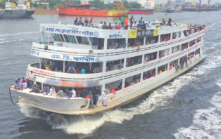 স্বর্ণদ্বীপ প্লাস লঞ্চের সঙ্গে ব্রিজের ধাক্কা, নিহত ৩