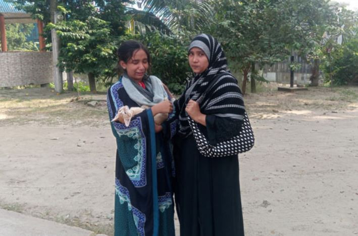 বিড়াল হত্যার বিচার চেয়ে থানায় কিশোরী