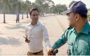 সাংবাদিককে হেনস্তা: সেই পুলিশ সদস্য ক্লোজড