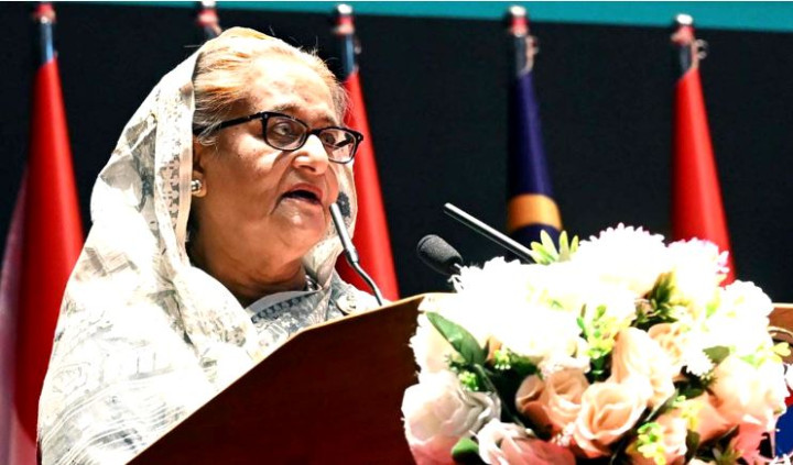 আ.লীগ ক্ষমতায় থাকতে কী করেছে বিবেচনা করুন : প্রধানমন্ত্রী
