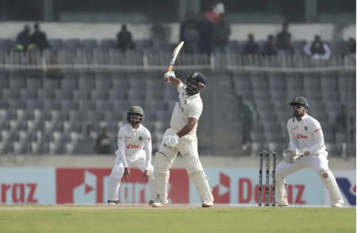 পান্তকে শতরান করতে দিলেন না মিরাজ