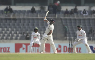 পান্তকে শতরান করতে দিলেন না মিরাজ