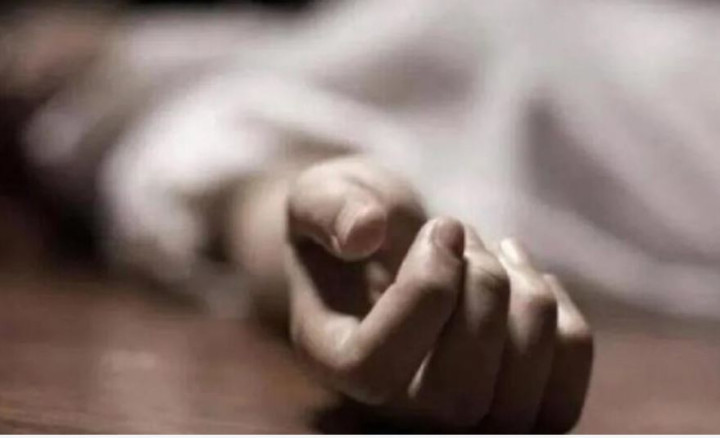 যাত্রাবাড়ীতে সড়কে পড়ে ছিল যুবকের রক্তাক্ত দেহ
