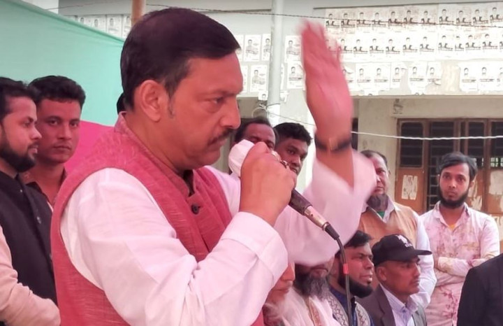 এলাকার বিশৃঙ্খলাকারীদের সামাজিকভাবে প্রতিহত করা হবে: লাবু চৌধুরী
