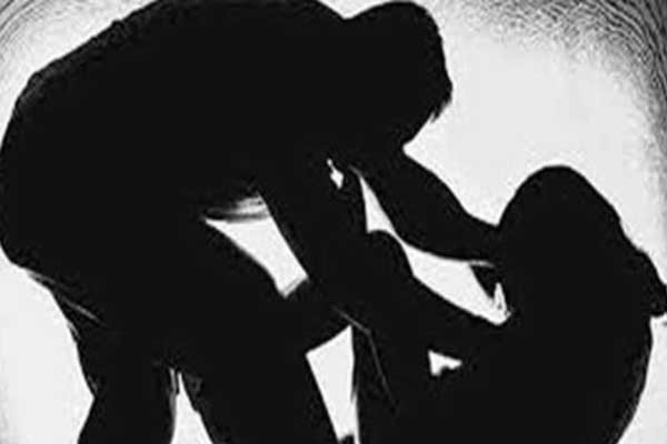 স্বামীকে বেঁধে রেখে স্ত্রীকে ধর্ষণ করল ইউপি সদস্য