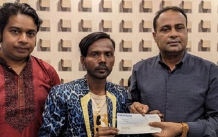 নিজ নামের ফাউন্ডেশনে লাখ টাকা অনুদান পেলেন হিরো আলম