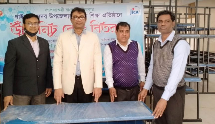 গাইবান্ধায় বিভিন্ন শিক্ষা প্রতিষ্ঠানে বেঞ্চ বিতরণ 