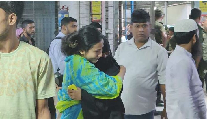 গুলিস্তানে ভয়াবহ বিস্ফোরণ: রক্তদাতাদের ঢামেকে যাওয়ার আহ্বান