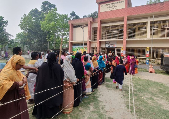 ফরিদপুরের ১১ ইউনিয়ন পরিষদে নির্বাচন চলছে