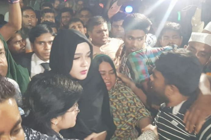 অবশেষে কারামুক্ত হলেন নায়িকা মাহি