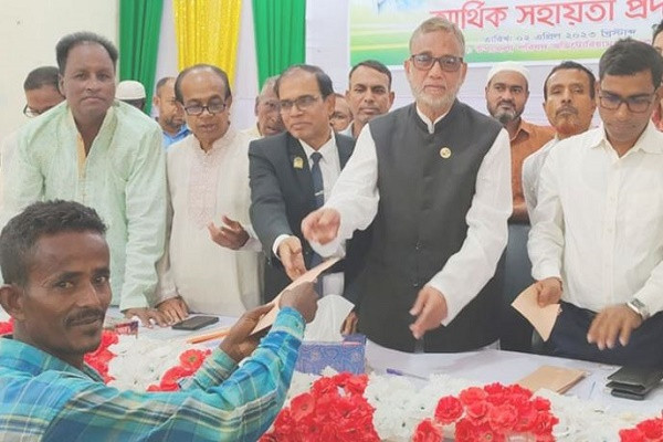 বাংলাদেশের উন্নয়ন বিশ্ব অবাক হয়ে দেখছে : পরিবেশমন্ত্রী