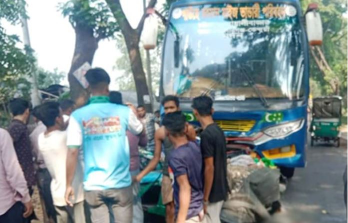 বোয়ালখালীতে বাস-সিএনজি সংঘর্ষে নিহত ৫