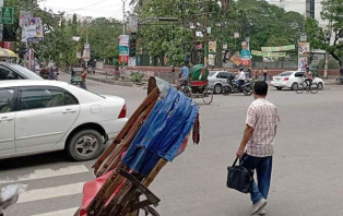 ঢাকার রাস্তায় নেই চিরচেনা যানজট