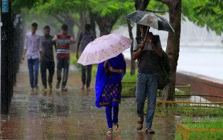 তীব্র তাপপ্রবাহে বৃষ্টির সুখবর দিল আবহাওয়া অফিস