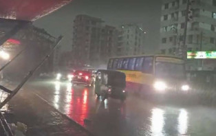 রাজধানীতে কালবৈশাখী ঝড়, বজ্রবৃষ্টি