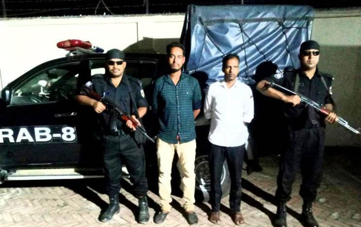 ফরিদপুরে ৪শ' বোতল ফেনসিডিলসহ আটক ২